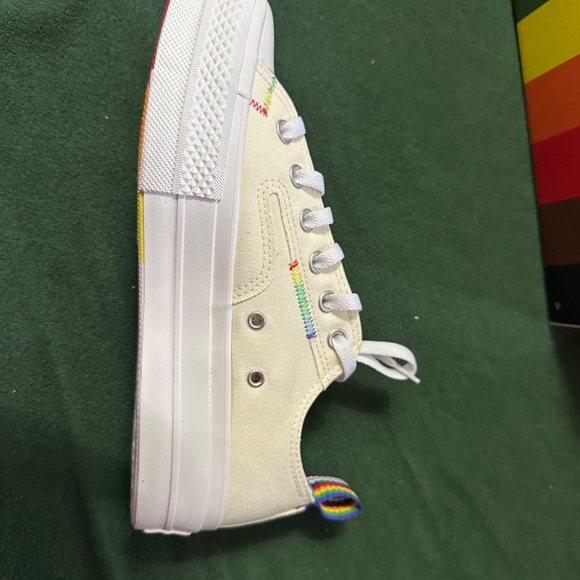 PRIDE Converse - Picture 2 of 4